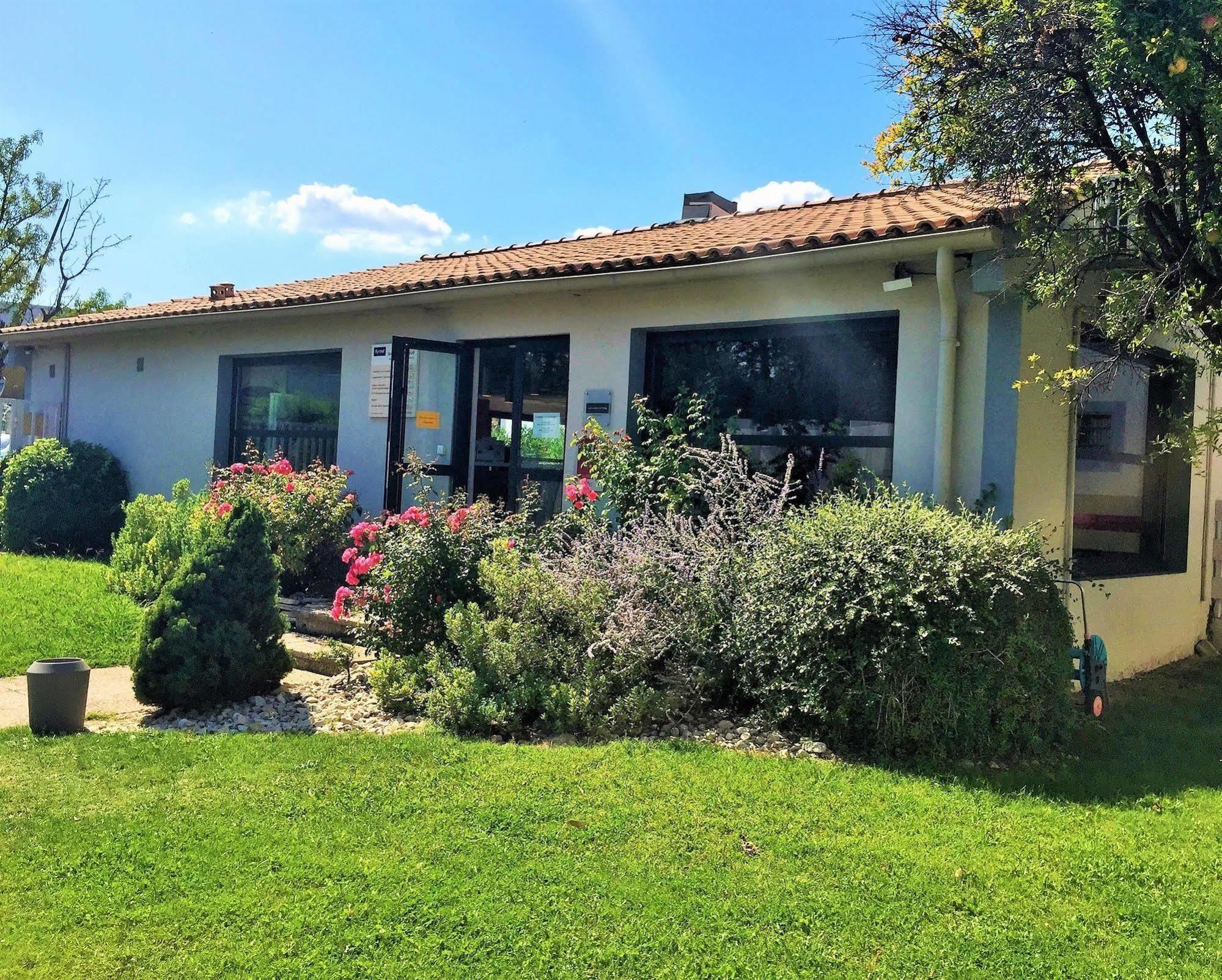 Hotel Kyriad Cap Sud Авиньон Екстериор снимка