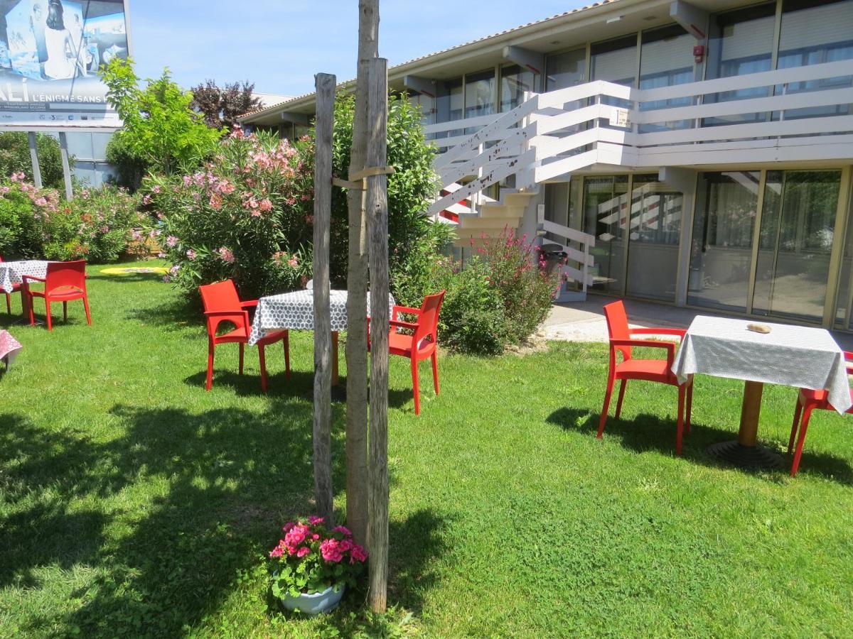Hotel Kyriad Cap Sud Авиньон Екстериор снимка